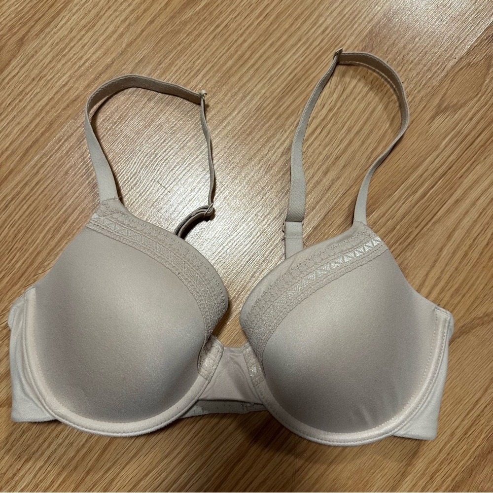 Wacoal 32D Bra Beige Perfect Primer T-Shirt Underwire Back Closure 853213